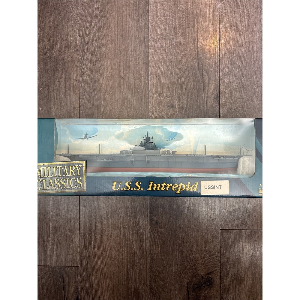 Gearbox Toys Military Classics U.S.S. INTREPID Aircraft Carrier 1:700 Diecast